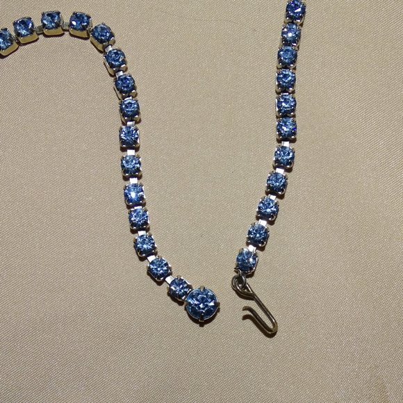 LARGE BLUE MADALION NECKLACE - Picture 5 of 5